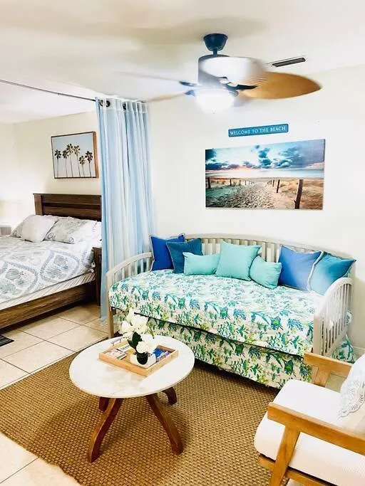 Spacious Beach Studio Condo Retreat Unit #9 Panama City Beach Apartmán