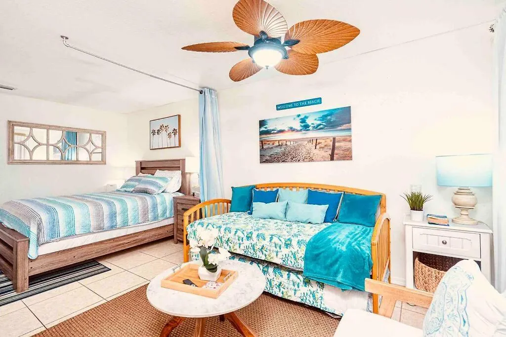 Spacious Beach Studio Condo Retreat Unit #9 Panama City Beach Apartmán